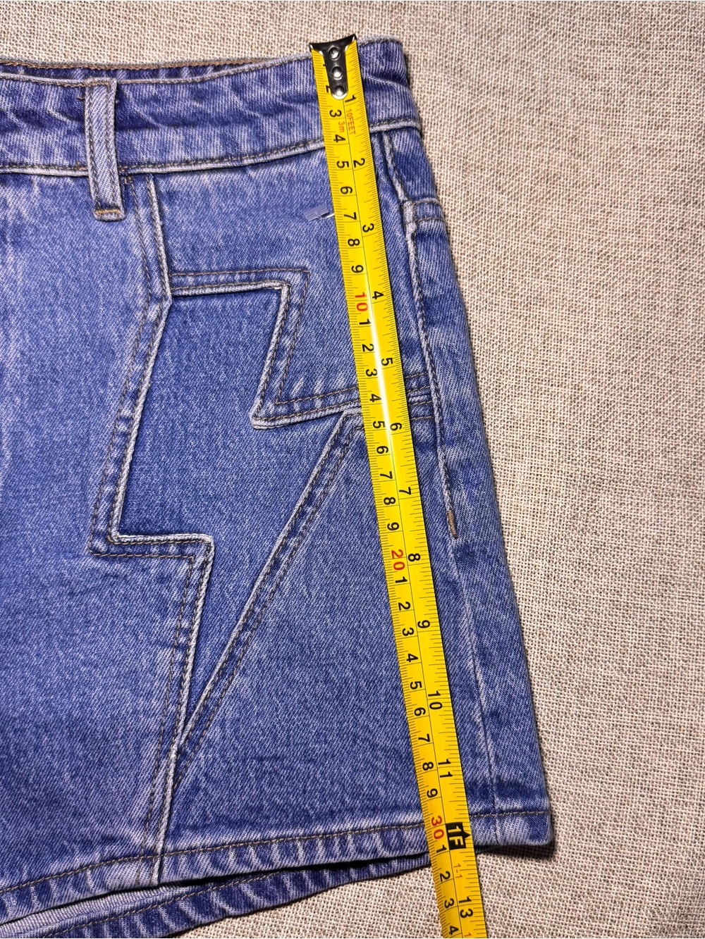 Rolla's x AC/DC Lightning Denim Shorts NWT Size 29 High Rise Blue Jean Shorts - Picture 6 of 13